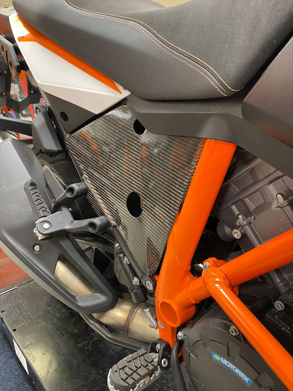P3 CARBON - 2-PIECE HEAT DEFLECTOR - KTM 1090/1190/1290 13-21