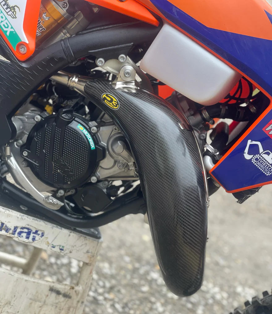 P3 CARBON - PIPE GUARD - MAXCOVERAGE - STOCK PIPE - KTM 125 SX/XC 23-26 | HUSQVARNA TC125 23-26 | GASGAS MC125/150 24-26