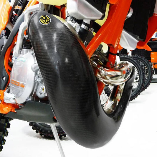 P3 CARBON - PIPE GUARD - STOCK/FMF GNARLY PIPES - HUSQ TE 250/300 12-14 / TC 250 14-16 / TE 250/300 14-16 | KTM 250 SX/XC/XC-W 11-16 / 300 XC/XC-W 11-16