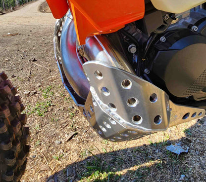 EMPEROR RACING - PIPE GUARD SKID PLATE - KTM 23-26 250-300 SX/XC/XC-W | HUSQVARNA 23-26 TC/TX/TE | GASGAS 24-26 MC/EC/EX