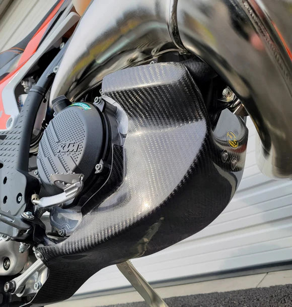 P3 CARBON - SKID PLATE - WITH LINKAGE GUARD - KTM 250/300 | HUSQ 250/300 23-24 | GASGAS 250/300 24