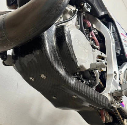 P3 CARBON - SKID PLATE - WITH LINKAGE GUARD - YAMAHA / FANTIC -  YZ250 06-26 YZ250X 16-26