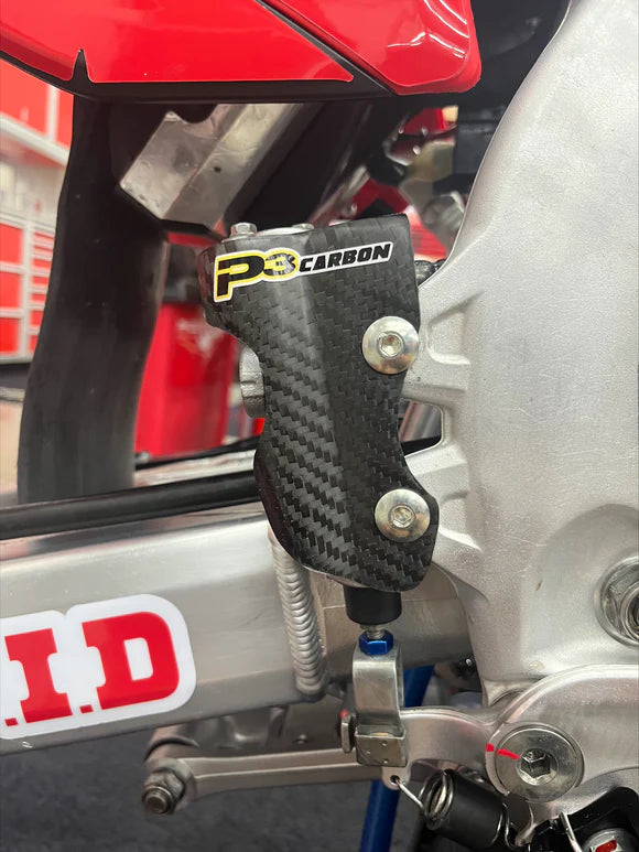 P3 CARBON - REAR MASTER CYLINDER GUARD - HONDA CRF250R/RX/RWE & 450R/RX/RWE 05-26