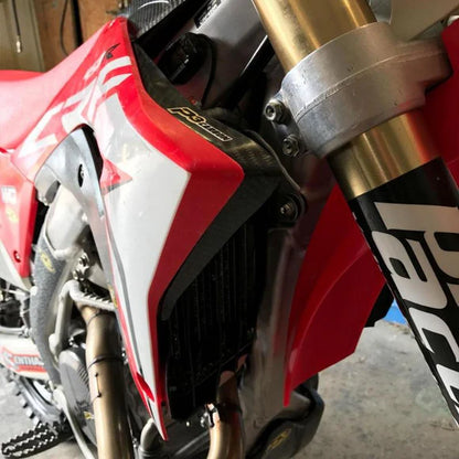P3 CARBON - RADIATOR SHROUD EXTENDERS - HONDA CRF250R 18-21 / CRF 250RX 19-21 / CRF450R 17-20 / CRF450RX 17-19