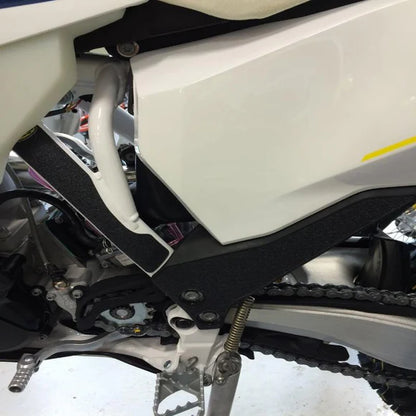 P3 CARBON - FRAME PROTECTOR - GRIP GUARD - HUSQVARNA 125-501 FC/TC 14-15 / FE/TE 14-16