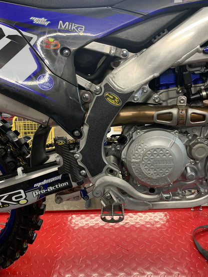 P3 CARBON - FRAME PROTECTOR - GRIP GUARD - YAMAHA / FANTIC YZ250F(X) 19-26 YZ450F(X) 18-26
