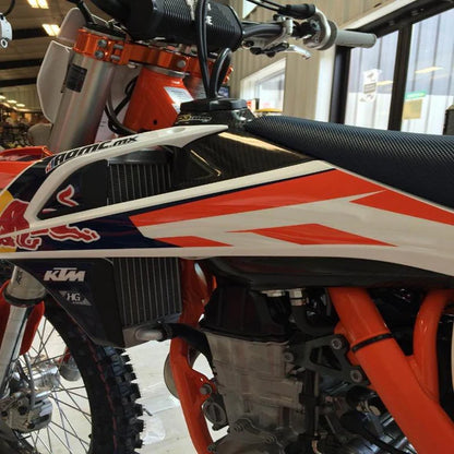 P3 CARBON - UPPER FUEL TANK COVER - KTM 125/150SX 16-18 250SX/SX-F 17-18 350/450SX-F 16-18