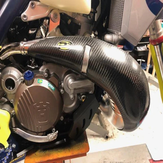 P3 CARBON - PIPE GUARD - MAXCOVERAGE - STOCK PIPE - KTM/HQV/GASGAS 250/300 19-23