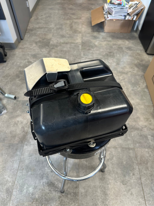 ASSAULT - MOUNTAIN ADDICTION UTILITY CAN MOUNTING RACK - SNOWBIKE