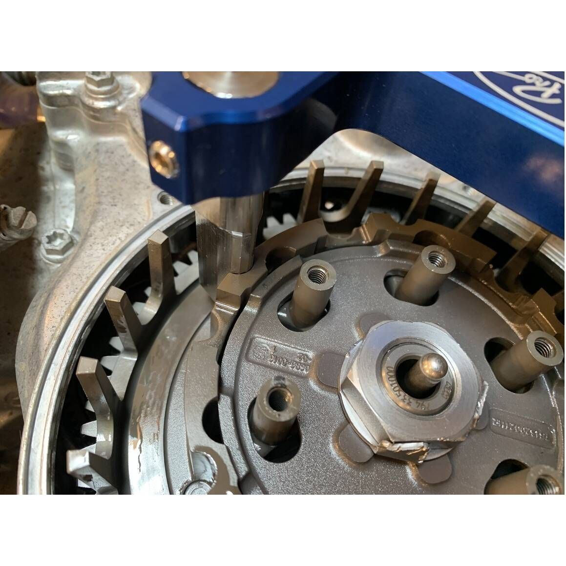 MOTION PRO - HEAVY DUTY INNER CLUTCH BASKET HOLDING TOOL - 08-0743