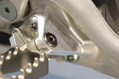 WORKS CONNECTION - OFFSET FOOTPEG MOUNTS - YAMAHA 23+ YZ450F / 24+ YZ250F